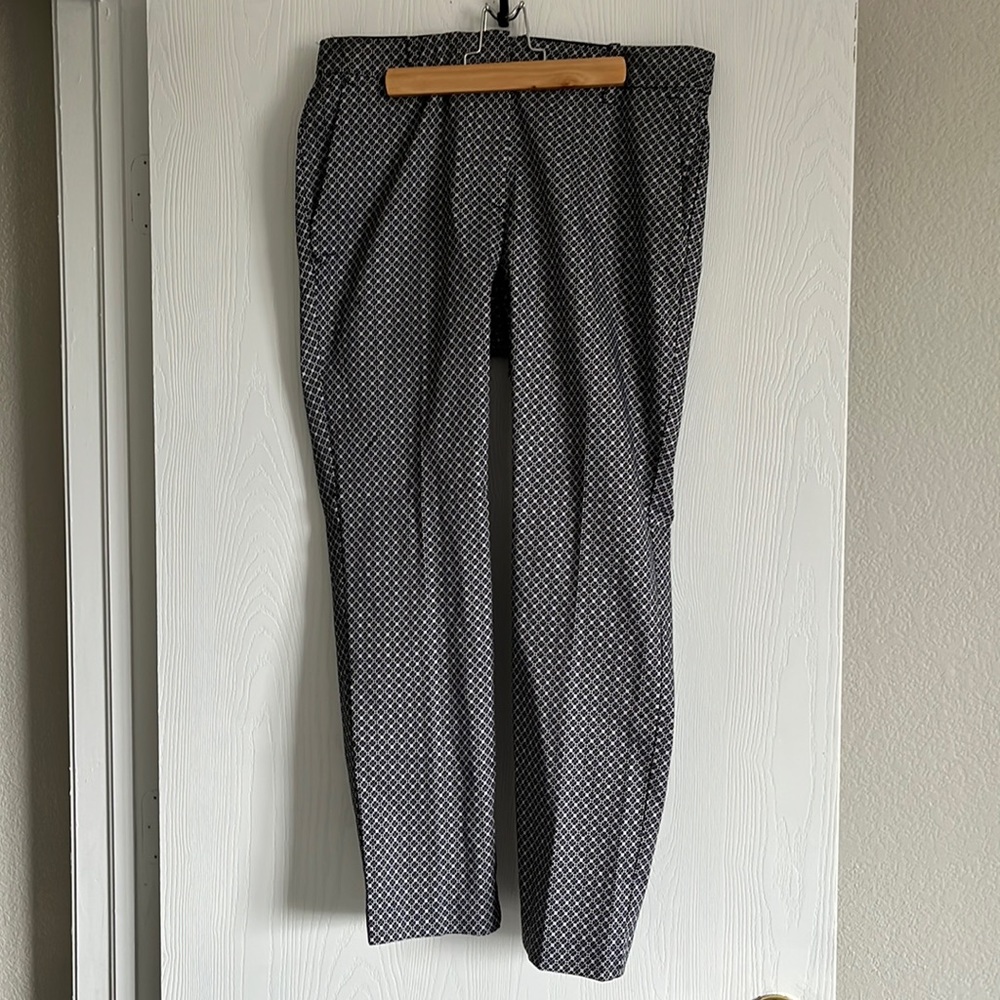 Patterned ankle cigarette pants